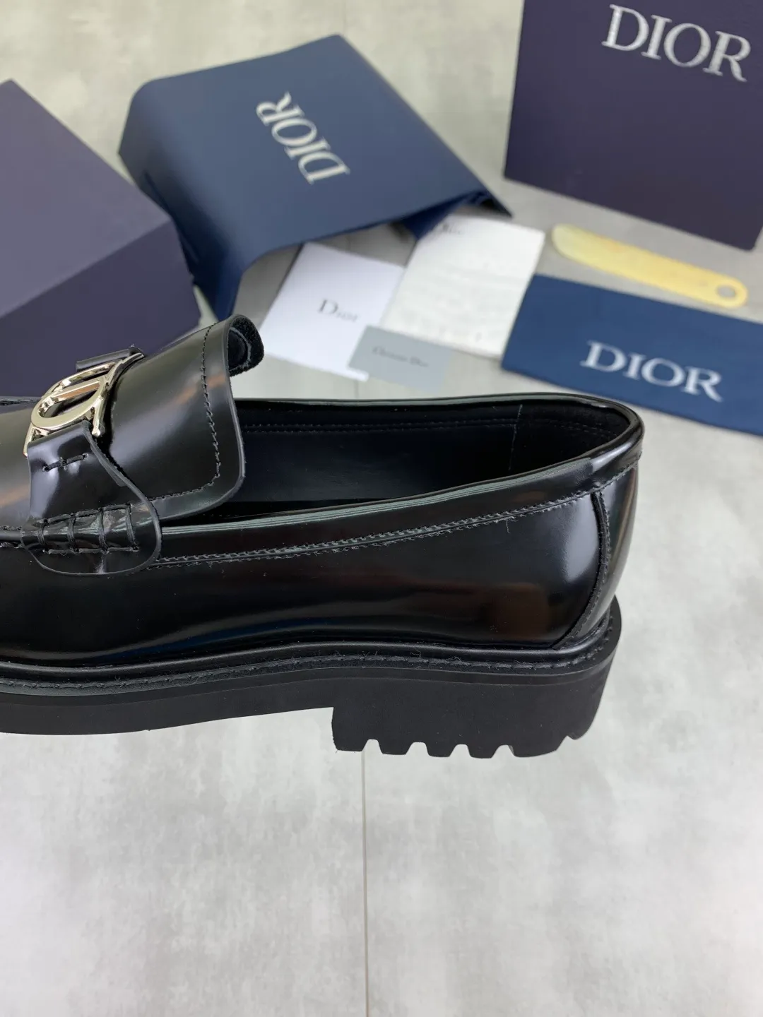 Men's shoes 💰P680 new model, high quality 💎💎💎 water-dyed cow lining, original quality Dior —🆘.Dior original purchase, high-end business leather shoes, fabric: imported from Italy open edge beaded cowhide material ➕ water-dyed cow lining / cowhide feet ➕ special original rubber outsole, fine workmanship, real thing ^_^ Photographed 🎬size: 39-44 (38 45 (customized)